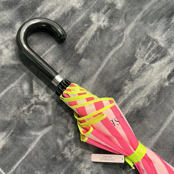 Limited Edition Victoria Secrets Umbrella - Picture 5 of 8